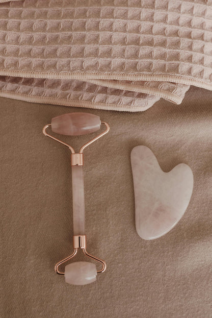 Rouleau Facial en Jade – Relaxation & Peau Éclatante